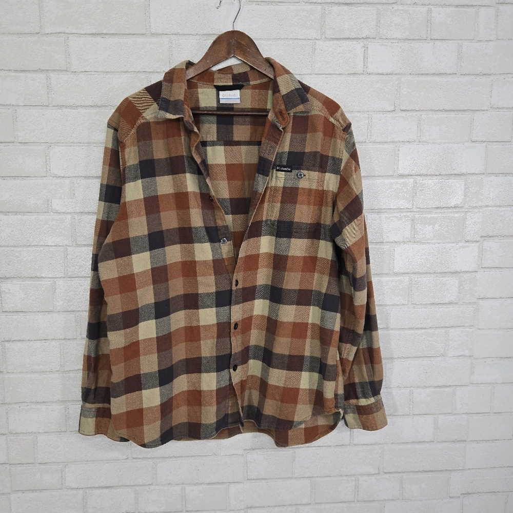 Columbia‎ flannel button down
